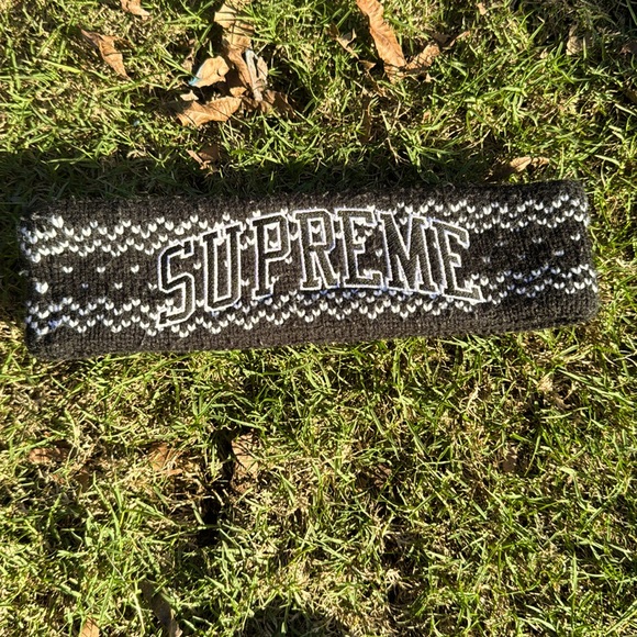 Black and white Supreme x new era head band